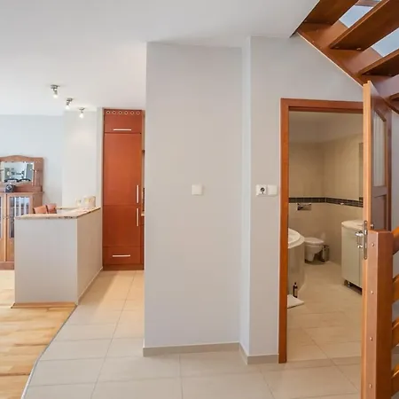 Rent Like - Wiwulskiego 26 *